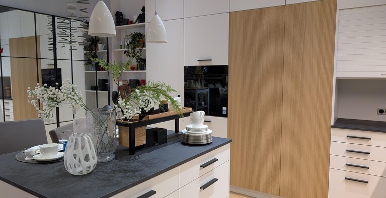 Ihre Wunschküche finden Sie bei uns. Ihre Wunschküche finden Sie bei uns.